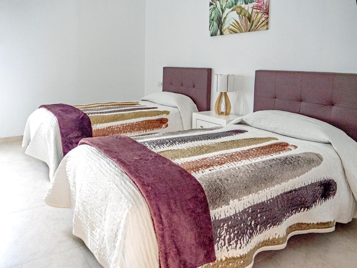 Comfortable House In Tias With Free Parking Ngoại thất bức ảnh